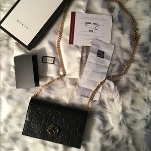 Gucci Wallet on Chain